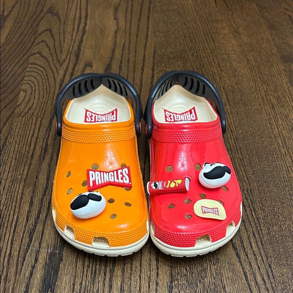 Brand new size 10M/12W Pringles crocs. 5 jibits included